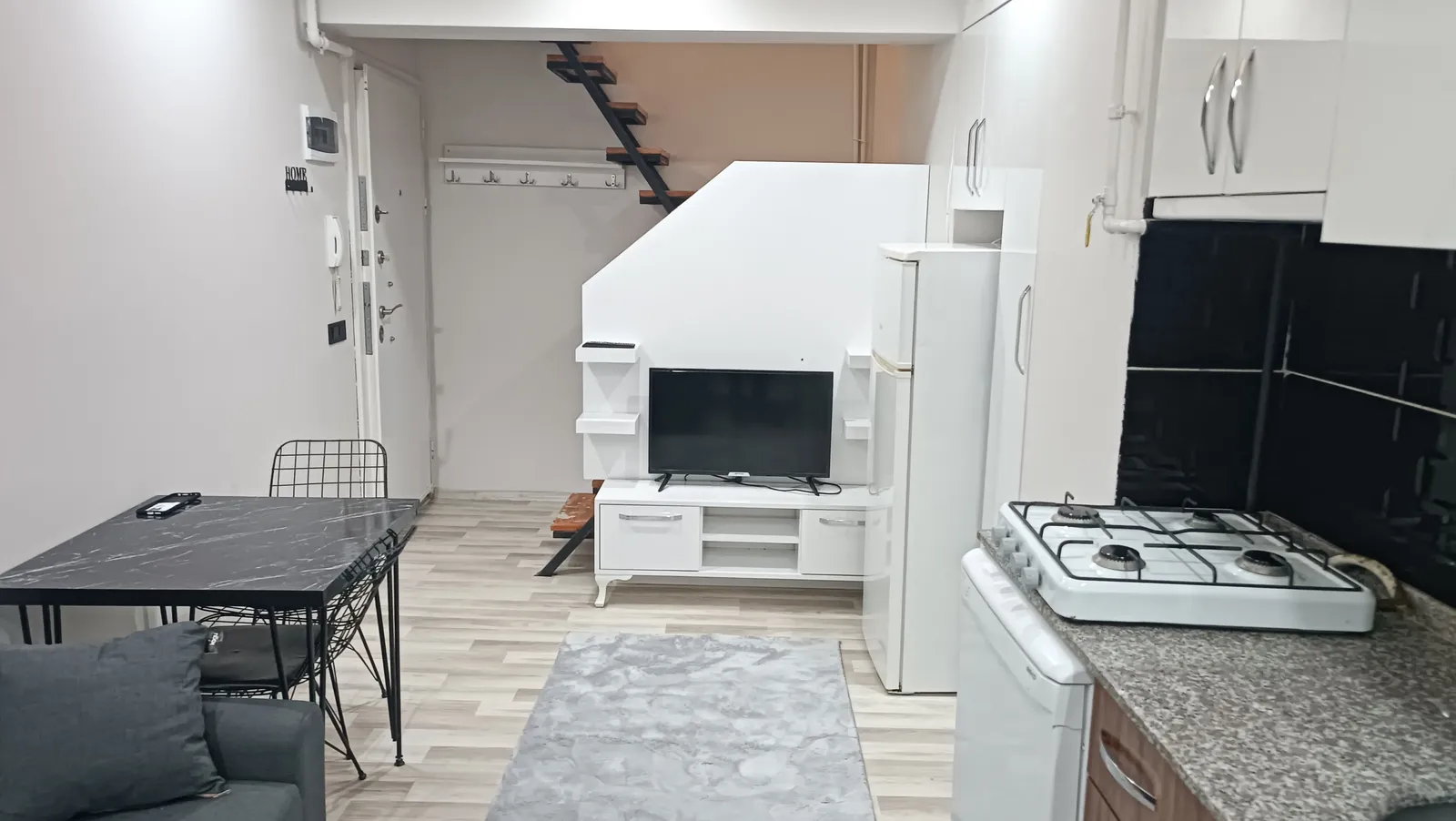 İNCİLİPİNAR'DA 1+1 (DEPOZİTOSUZ) GENİŞ TERASLI DUBLEKS küçük 4
