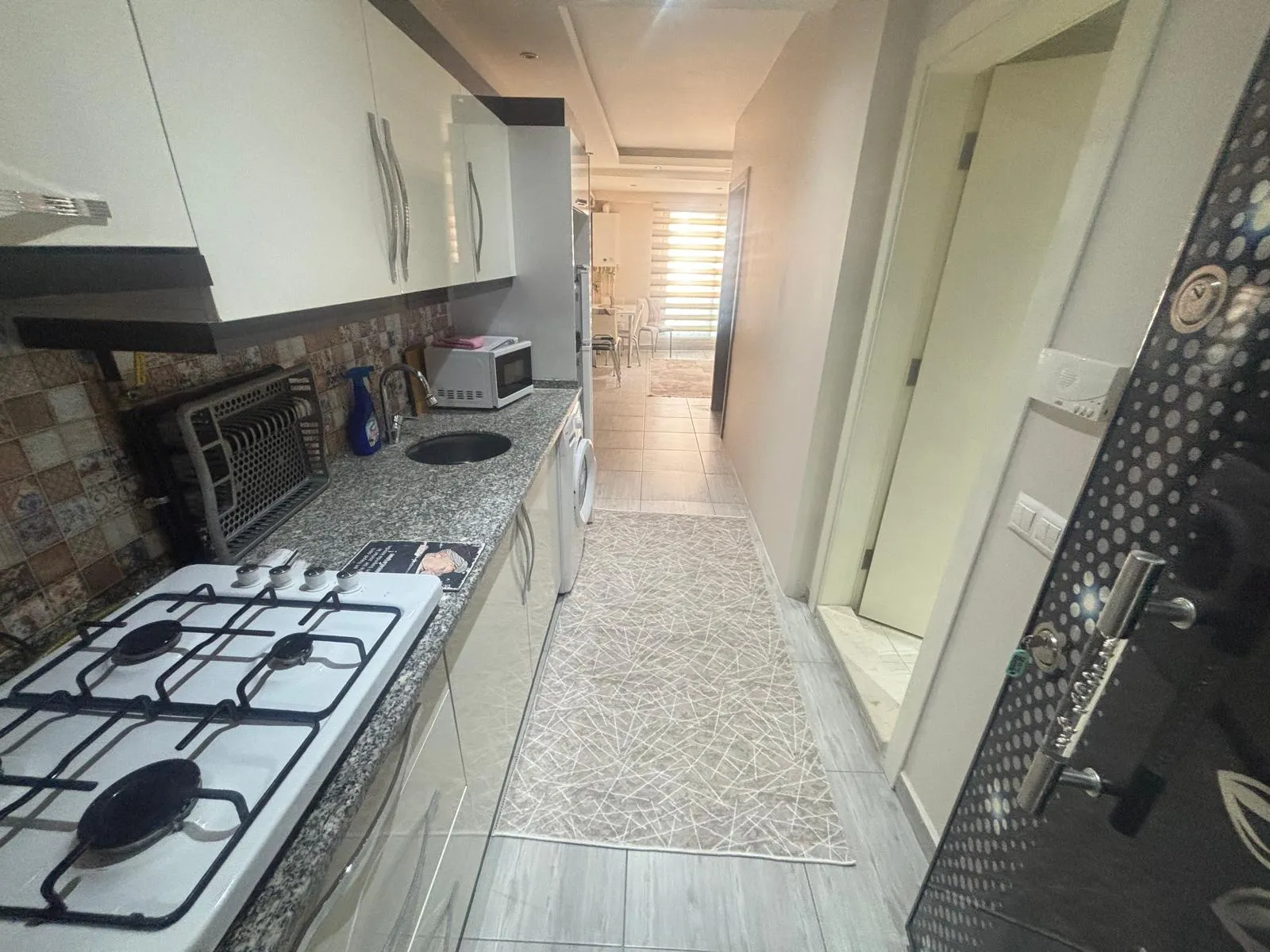 ATALAR'DA 1+1 KLİMALI (ARA KATTA) APART DAİRE küçük 4