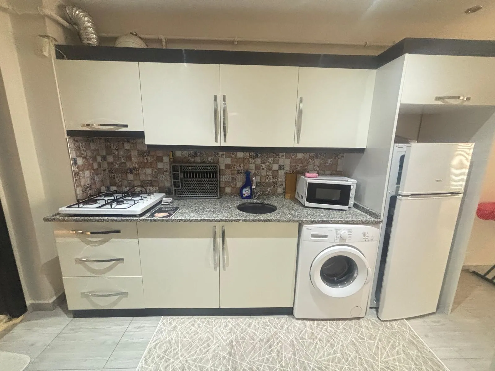 ATALAR'DA 1+1 KLİMALI (ARA KATTA) APART DAİRE küçük 6