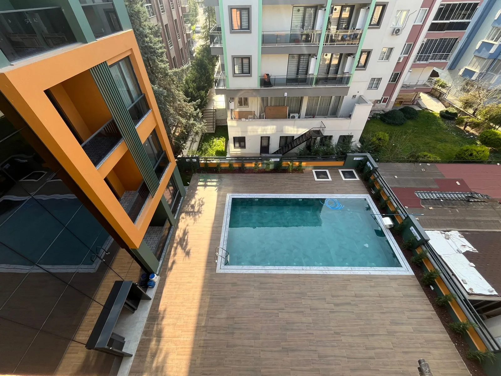 Kinikli kiralik 1+1 havuzlu apart küçük 11