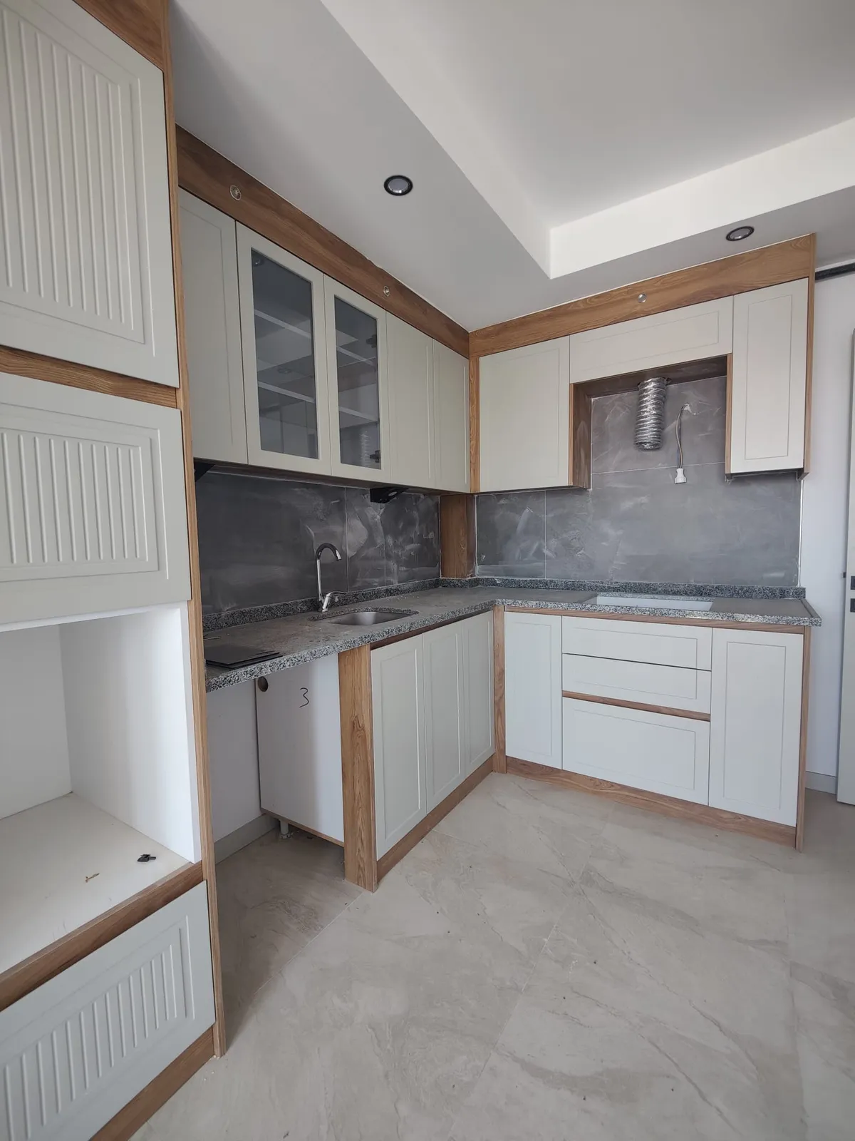GÜMÜŞÇAY DA 2+1 LÜKS DAİRE küçük 6