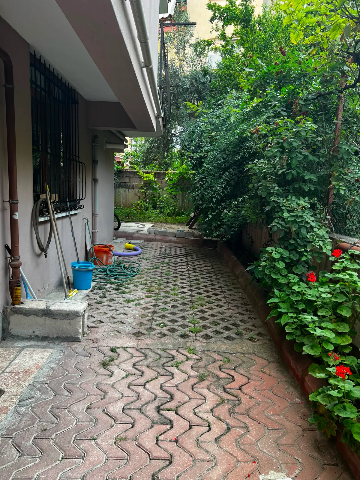 Atalar Mahallesi’nde Kiralık Bahçe Katı Apart