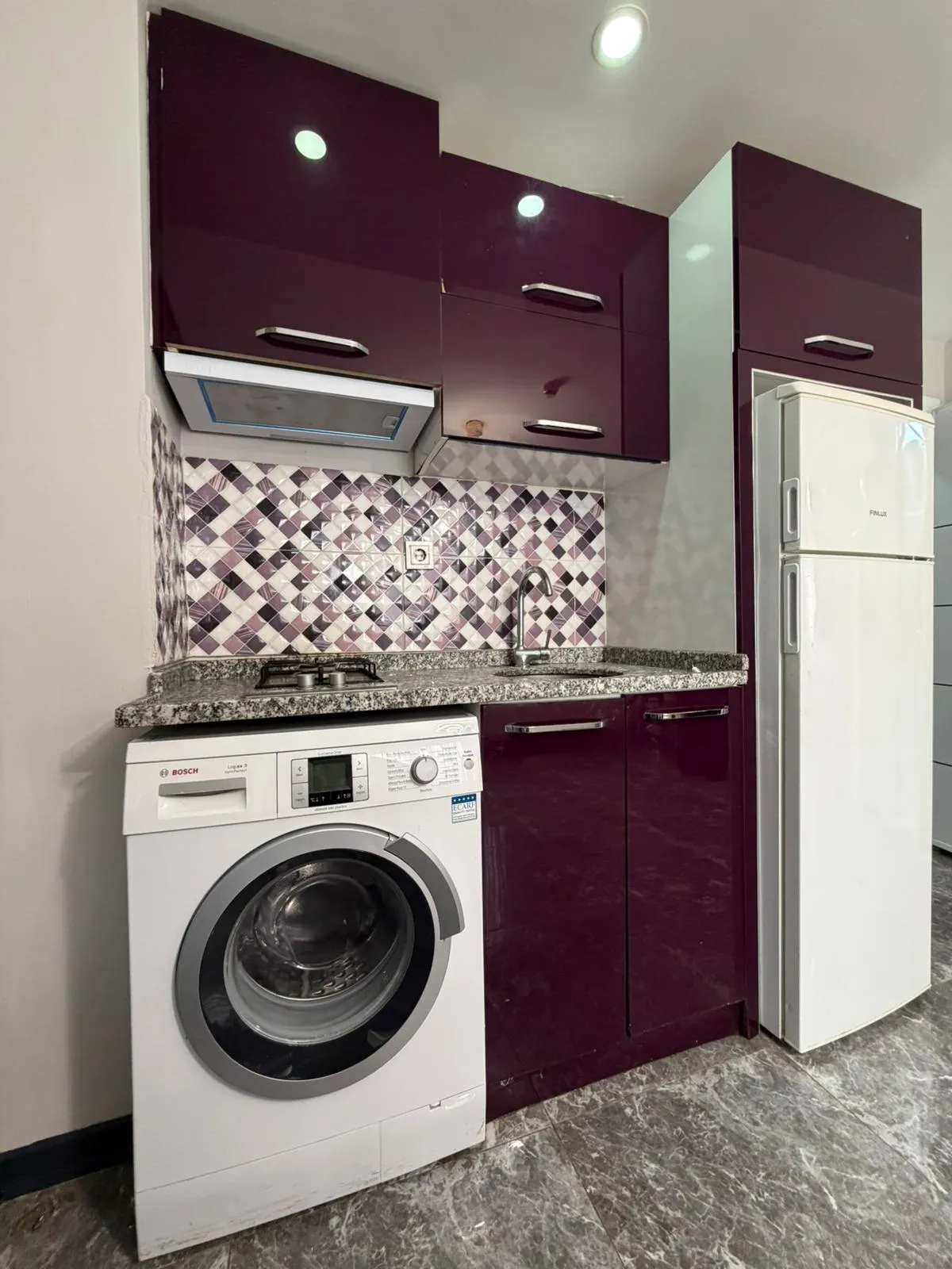 Zeytinköyde satılık 2+1 apart küçük 6