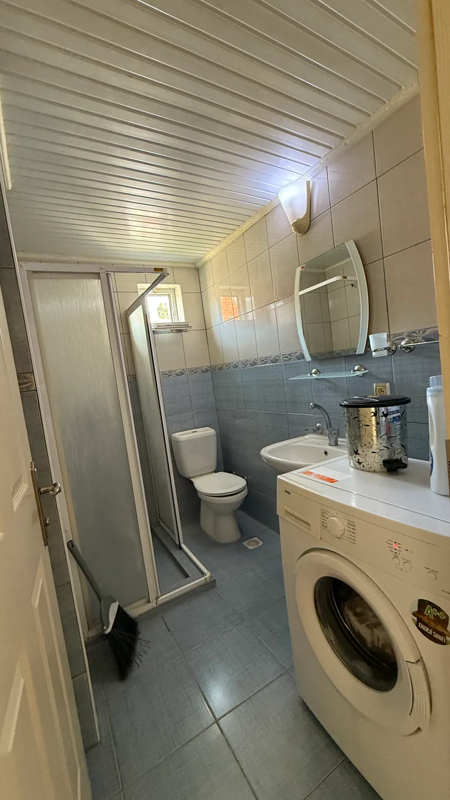 Kınıklı‘da 2 + 1 faturalar dahil aidatsız apart küçük 9