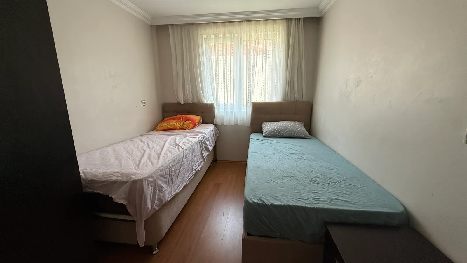 Kınıklı‘da 2 + 1 faturalar dahil aidatsız apart küçük 10