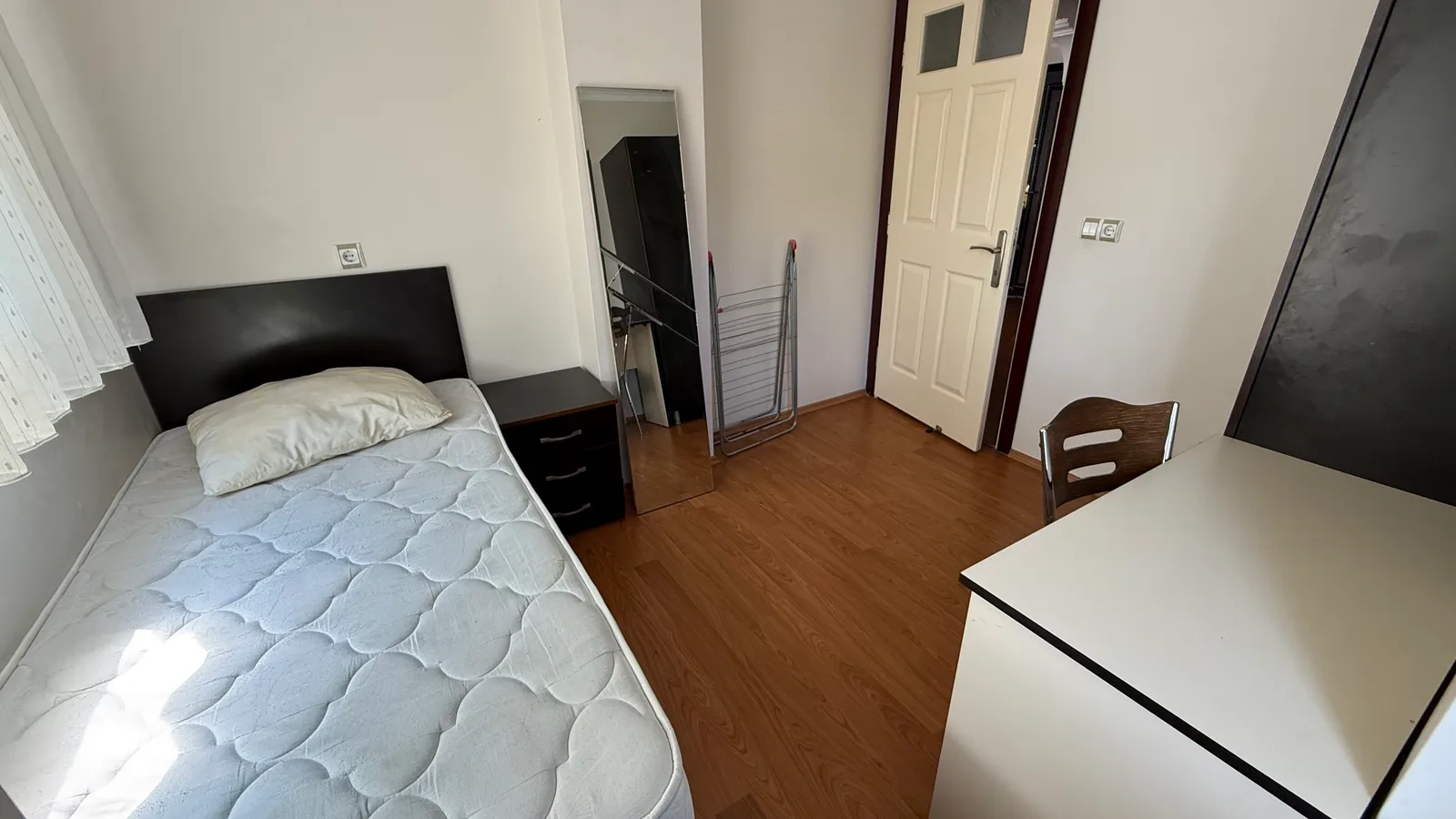 Kınıklı‘da 2 + 1 faturalar dahil aidatsız apart küçük 13