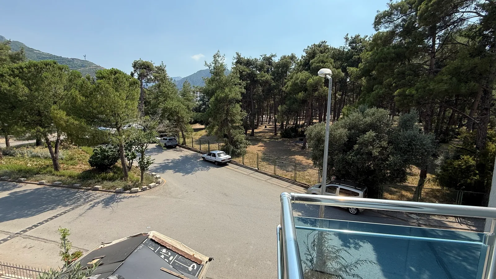 Kınıklı‘da 2 + 1 faturalar dahil aidatsız apart küçük 16