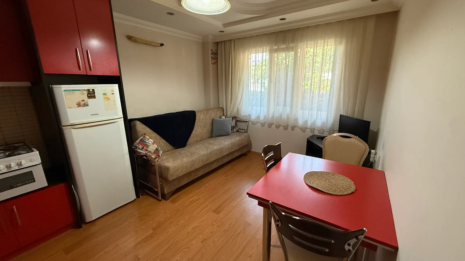 Kınıklı‘da 1 + 1 faturalar dahil aidatsız kiralık apart