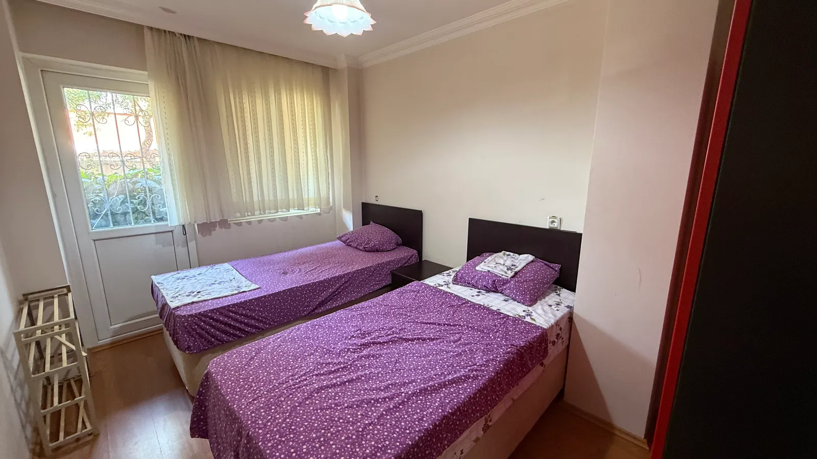 Kınıklı‘da 1 + 1 faturalar dahil aidatsız kiralık apart küçük 8