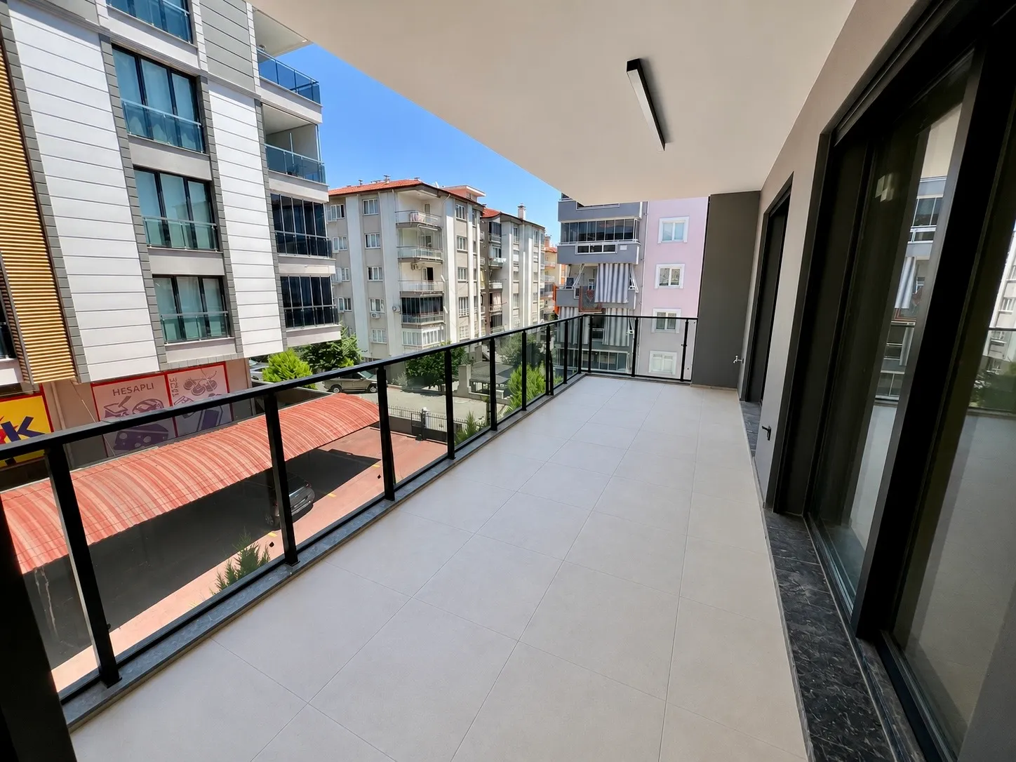 Adalet Mahallesi’nde 3 Cephesi Caddeye Açık Manzara: Akıllı Altyapılı Sıfır 162 m² Ultra Lüks 3+1! küçük 3
