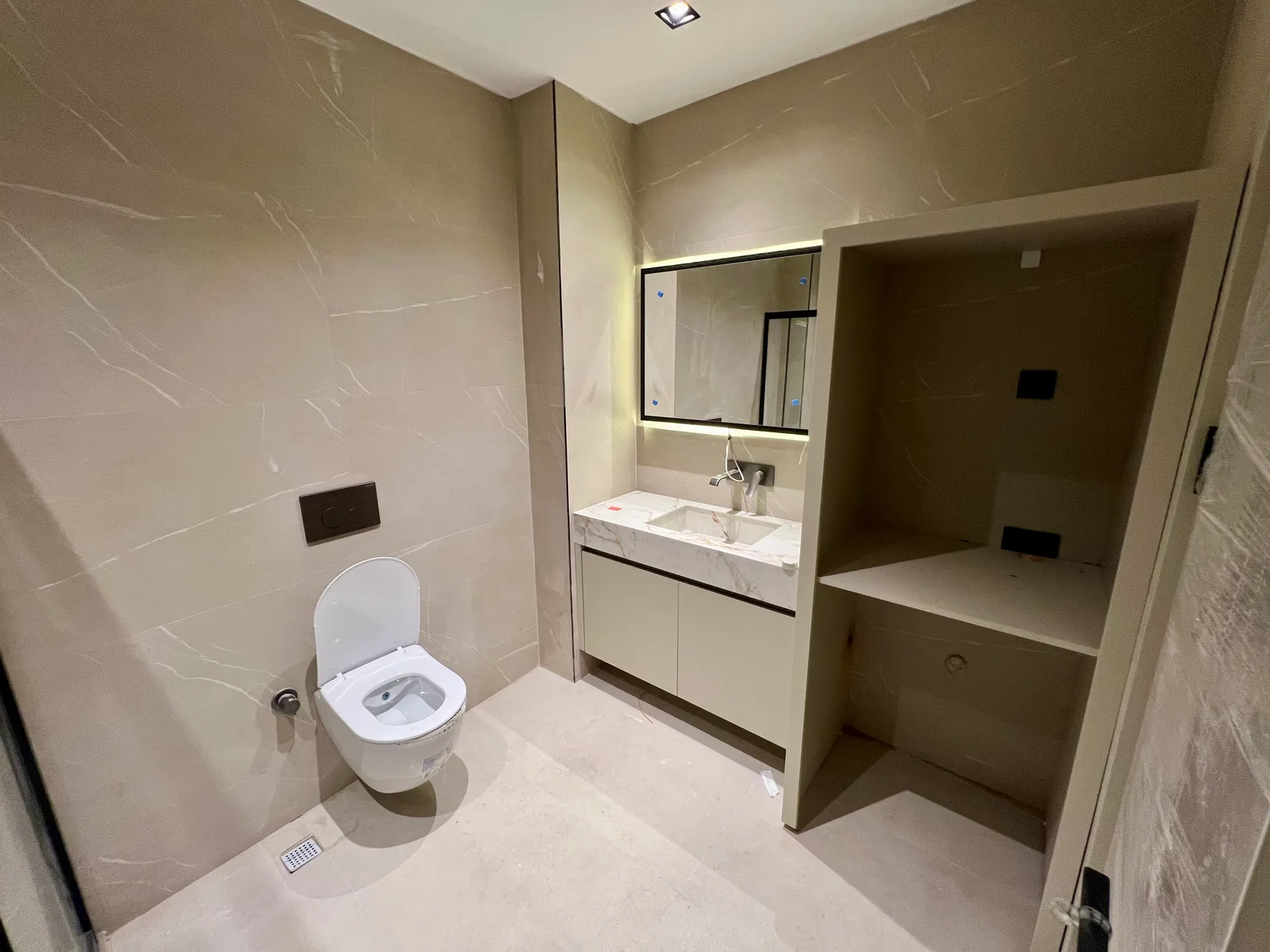 Adalet Mahallesi’nde 3 Cephesi Caddeye Açık Manzara: Akıllı Altyapılı Sıfır 162 m² Ultra Lüks 3+1! küçük 10