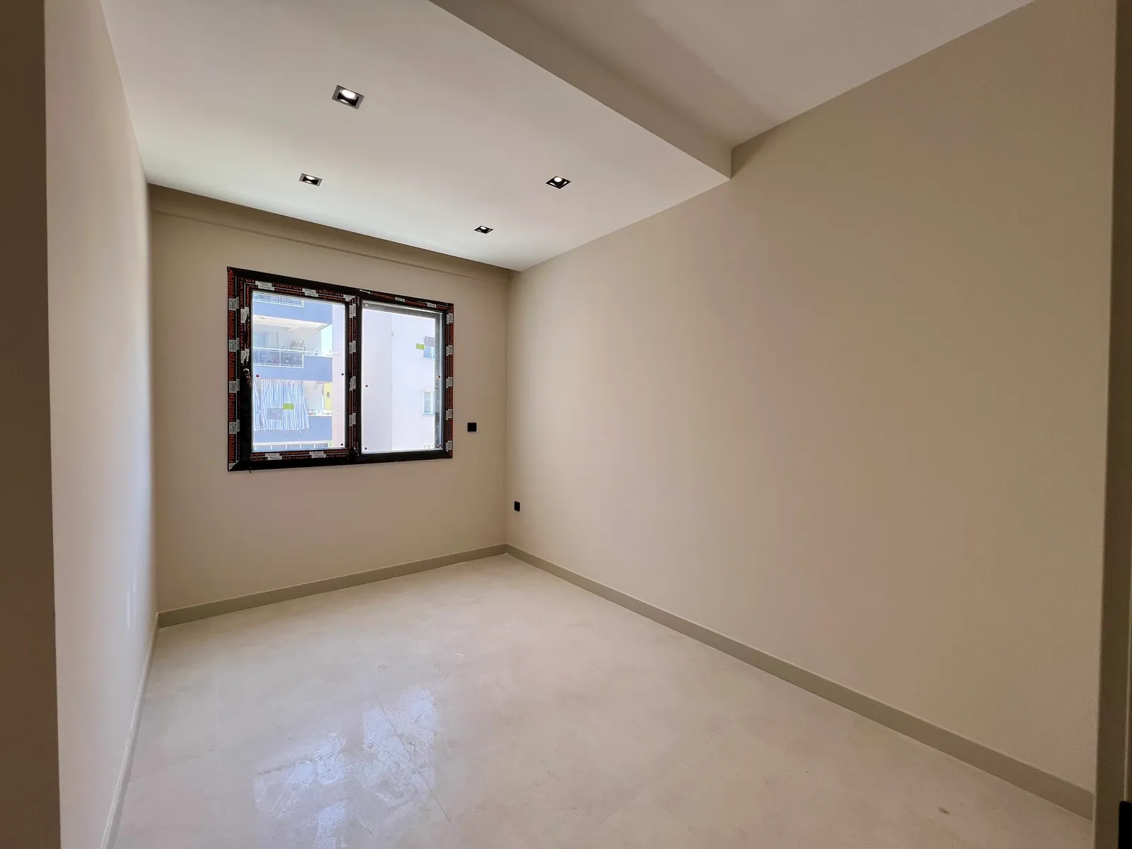 Adalet Mahallesi’nde 3 Cephesi Caddeye Açık Manzara: Akıllı Altyapılı Sıfır 162 m² Ultra Lüks 3+1! küçük 11