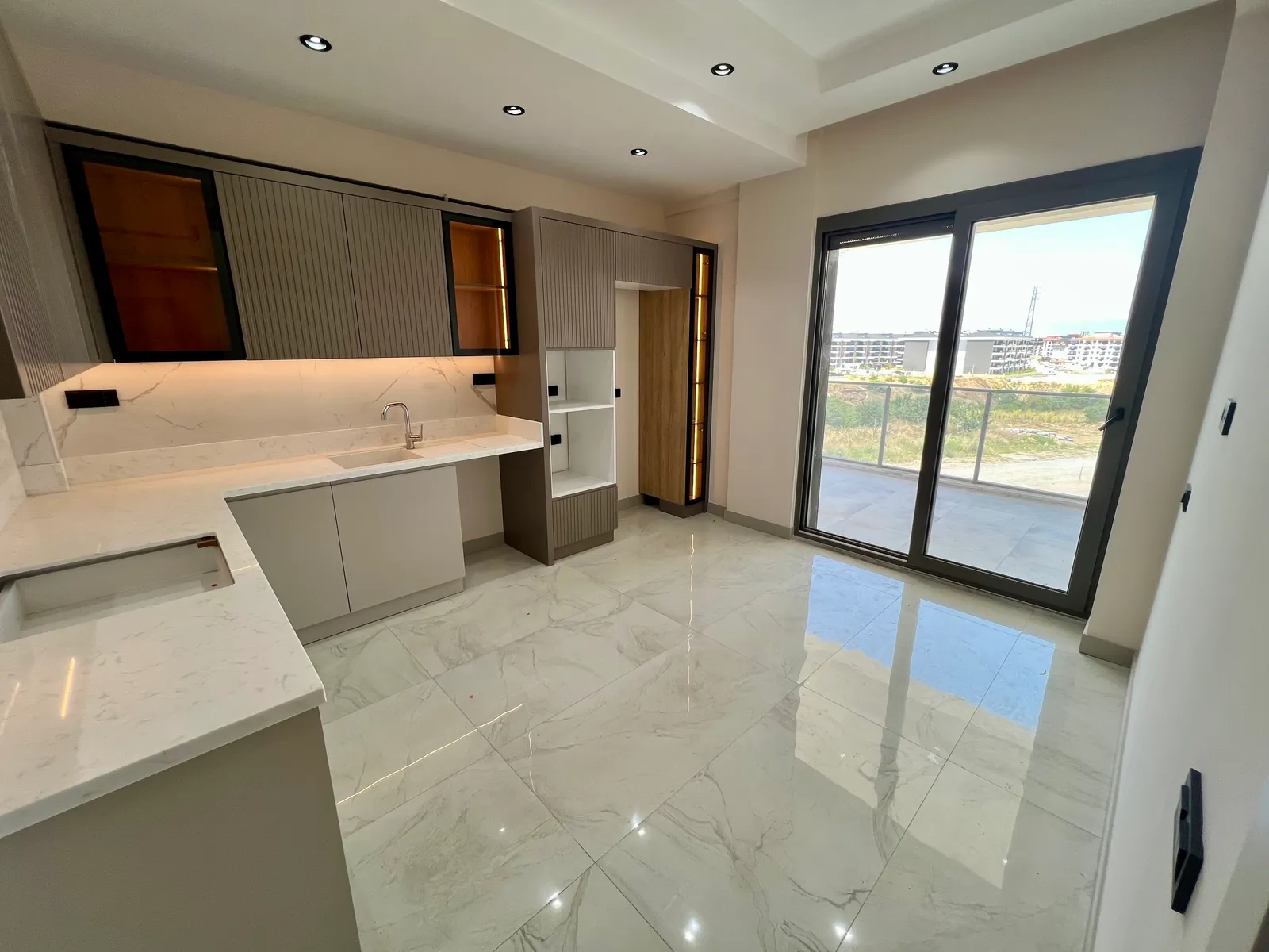 Yenişafak’ta Resort Konsepti: Otomatik Panjurlu ve Akıllı Ev Altyapılı Lüks 2+1 ve 3+1 Seçenekleri! küçük 7