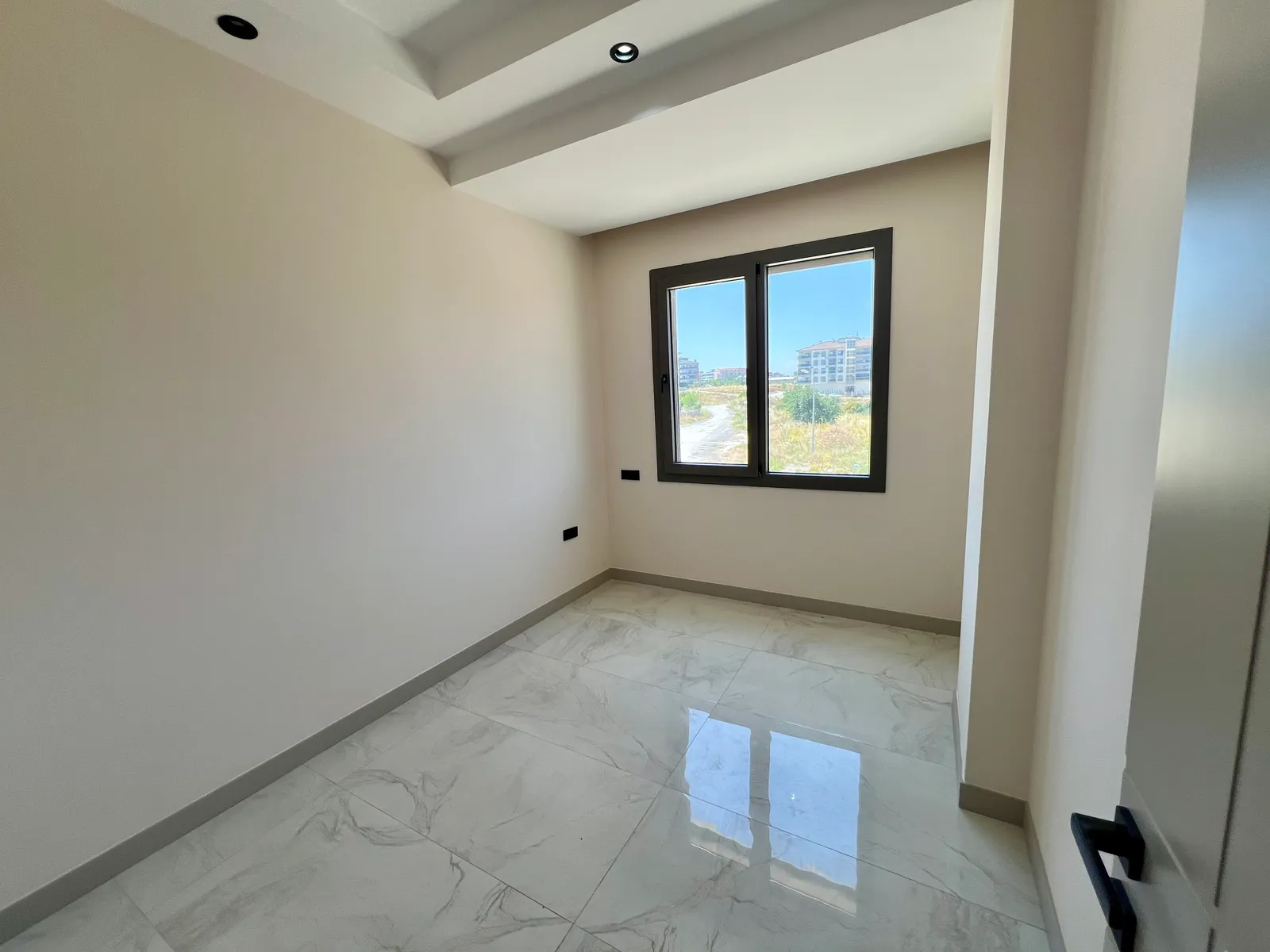 Yenişafak’ta Resort Konsepti: Otomatik Panjurlu ve Akıllı Ev Altyapılı Lüks 2+1 ve 3+1 Seçenekleri! küçük 14