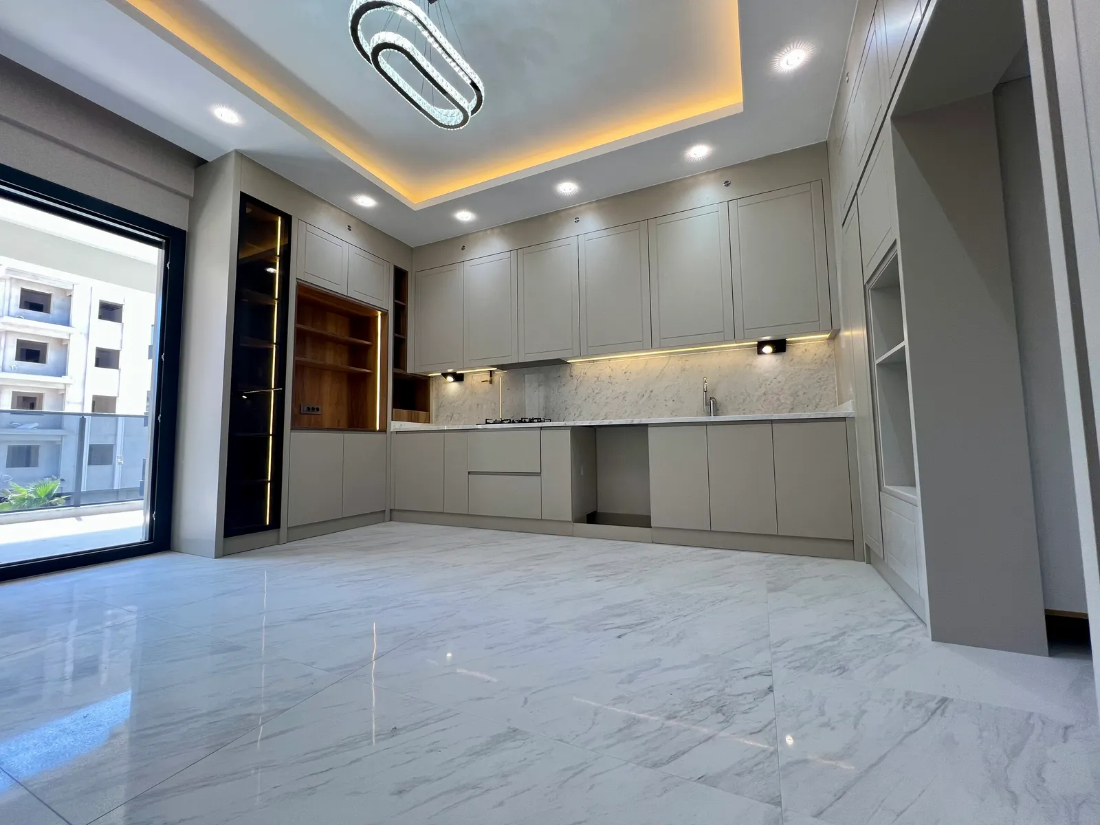 Karahasanlı’da Akıllı Lüksün Yeni Tanımı: Havuzlu Konsept Sitede Satılık Sıfır 175 m² 3+1 Daireler!