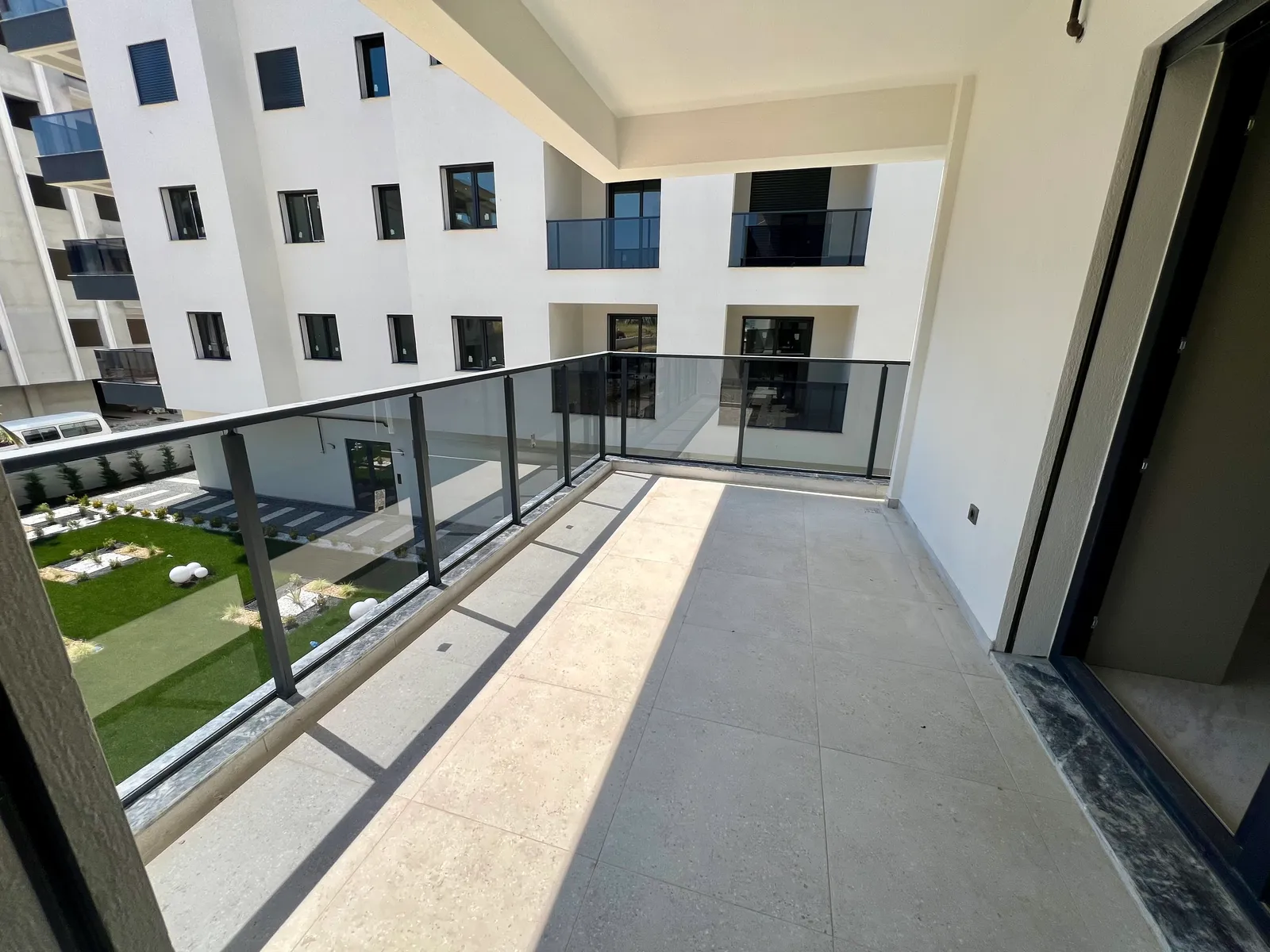 Karahasanlı’da Akıllı Lüksün Yeni Tanımı: Havuzlu Konsept Sitede Satılık Sıfır 175 m² 3+1 Daireler! küçük 6