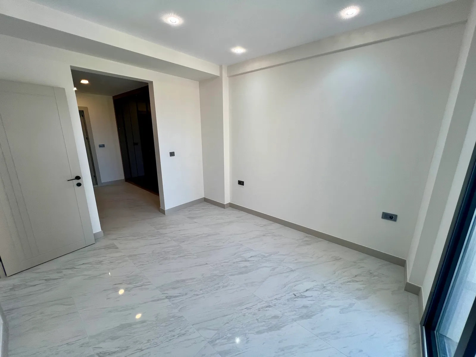 Karahasanlı’da Akıllı Lüksün Yeni Tanımı: Havuzlu Konsept Sitede Satılık Sıfır 175 m² 3+1 Daireler! küçük 14