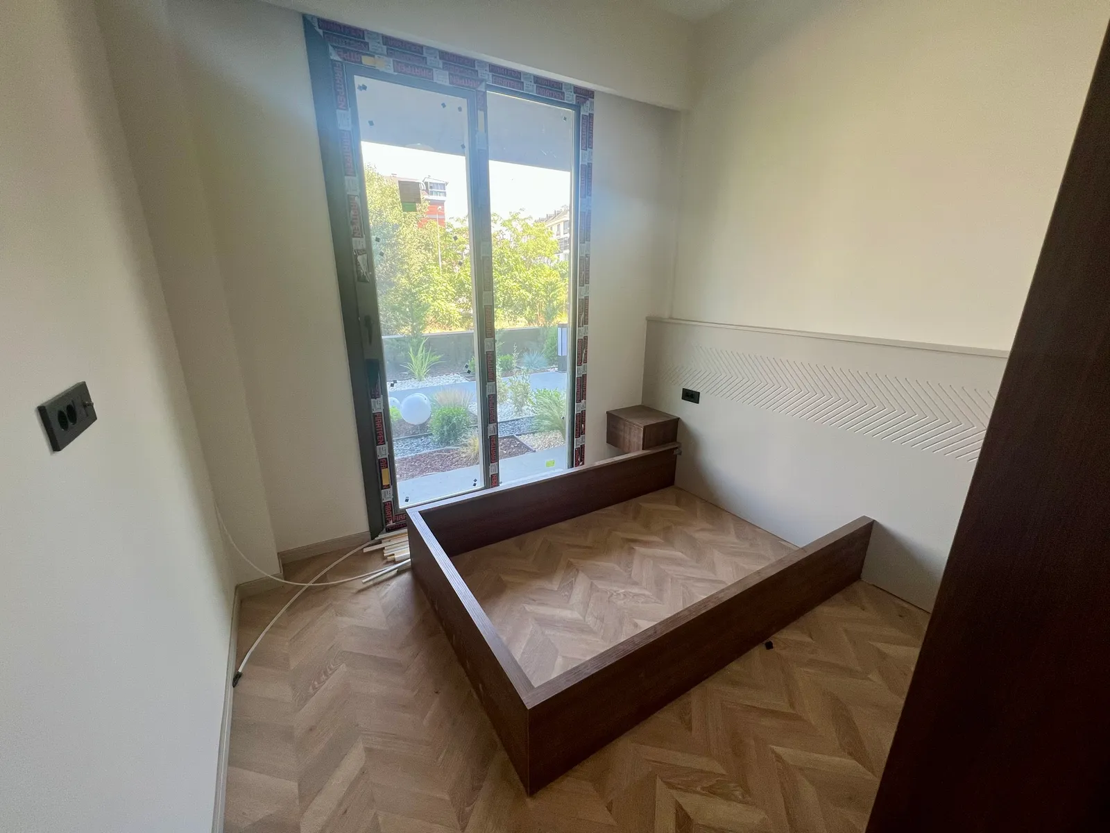 Karahasanlı’da Bahçe Keyfi: Havuzlu Konsept Sitede Satılık Full Mobilyalı 2+1 Bahçe Katı! küçük 7