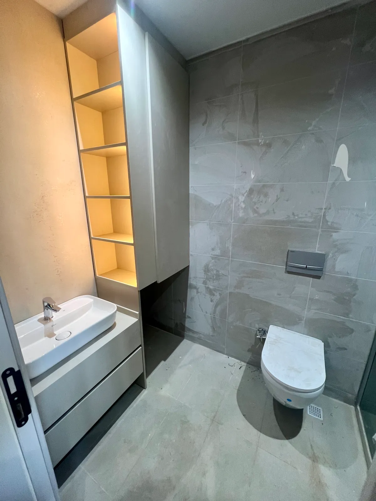Karahasanlı’da Bahçe Keyfi: Havuzlu Konsept Sitede Satılık Full Mobilyalı 2+1 Bahçe Katı! küçük 12