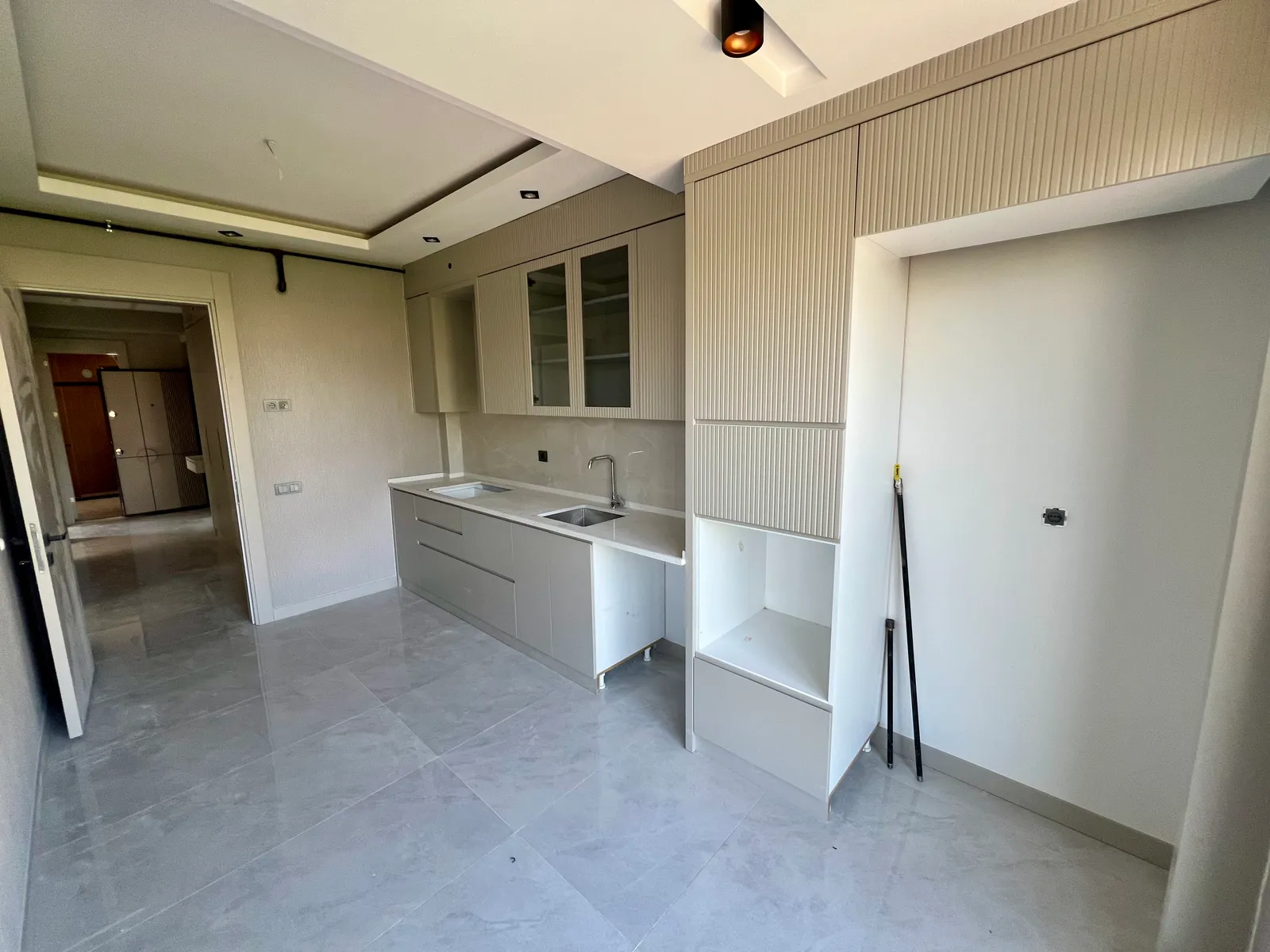 GÜMÜŞÇAY’DA "BUTİK YAŞAM" KONSEPTİ: EZBER BOZAN RENKLİ MİMARİ! küçük 13