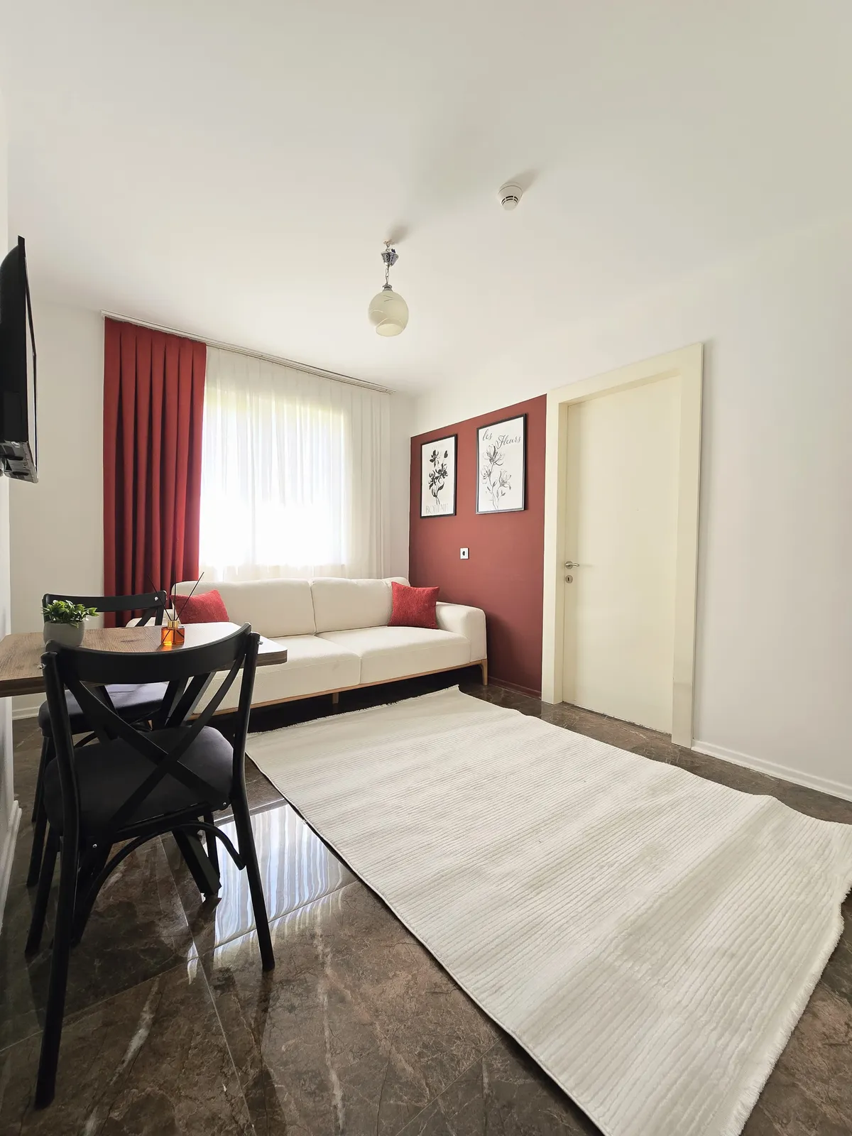 ZEYTİNKÖYDE 2+1 APART