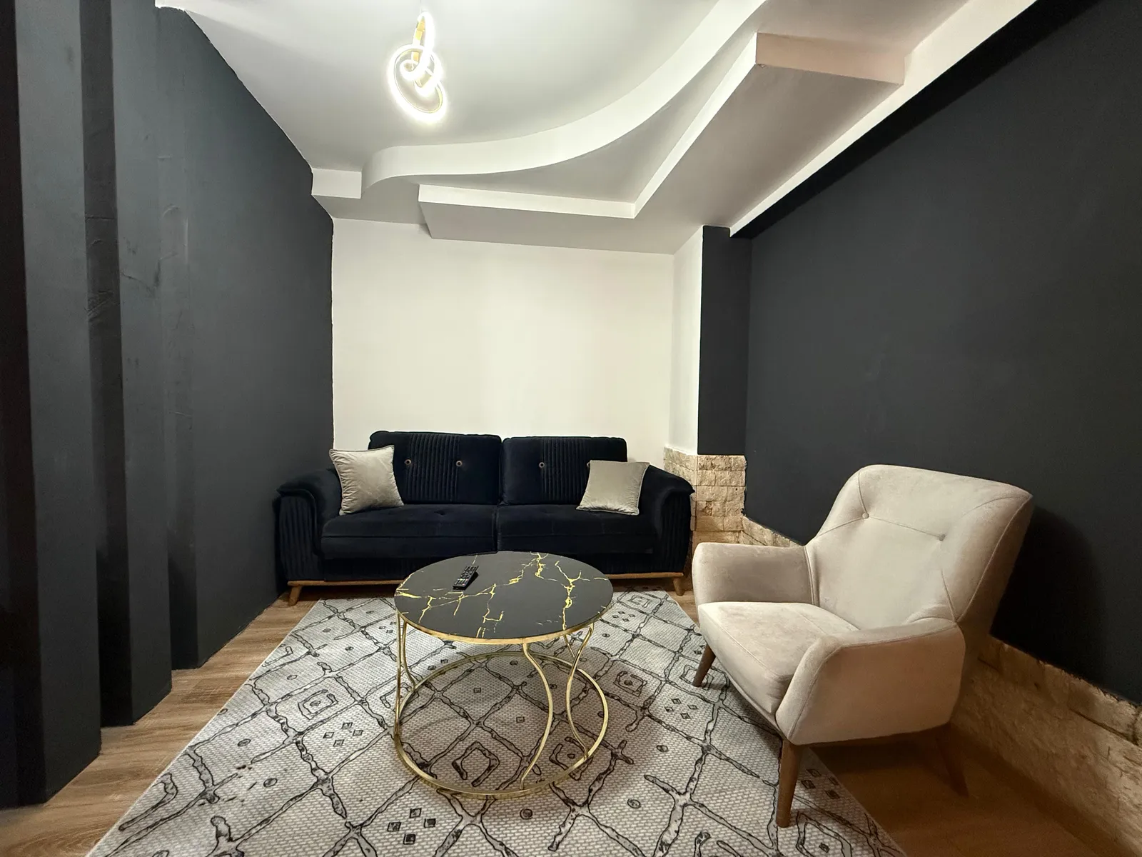 DEĞİRMENÖNÜNDE 1+1 APART küçük 5
