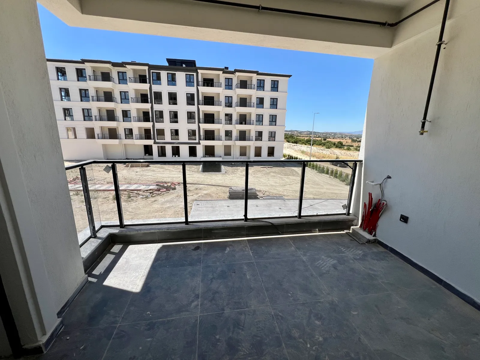 YENİ ŞEHİR HASTANESİ YAKININDA, SINIRLARI AŞAN BİR YAŞAM: ÇAKMAK-KARAHASANLI SINIRINDA RESORT KONSEPTLİ 3+1 DAİRELER! küçük 6