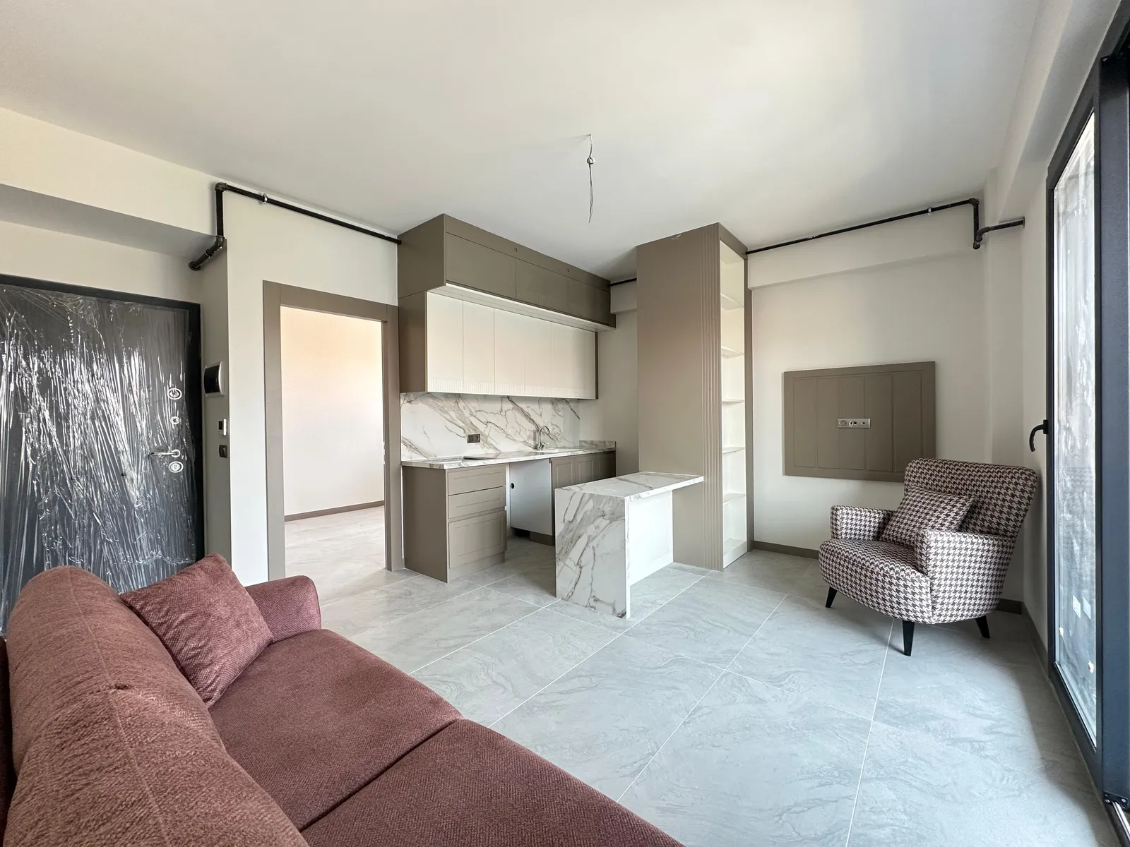 ZEYTİNKÖYDE 1+1 APART