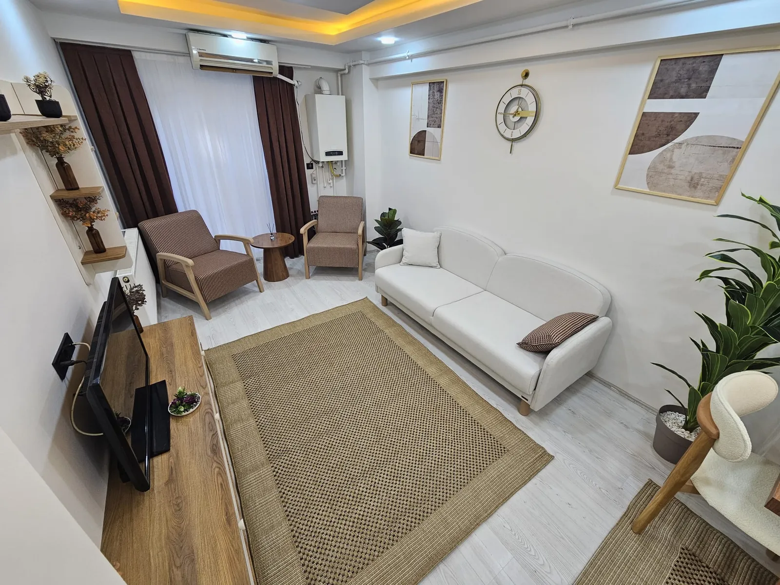 FESLEĞEN MAHALLESİNDE 1+1 APART