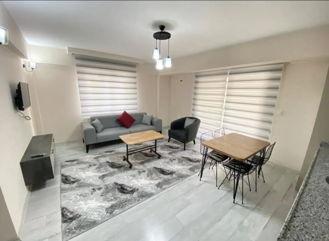 KINIKLI'DA 2+1 APART (DEPOZİTOSUZ) BALKONLU