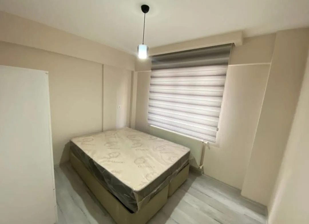 KINIKLI'DA 2+1 APART (DEPOZİTOSUZ) BALKONLU küçük 5