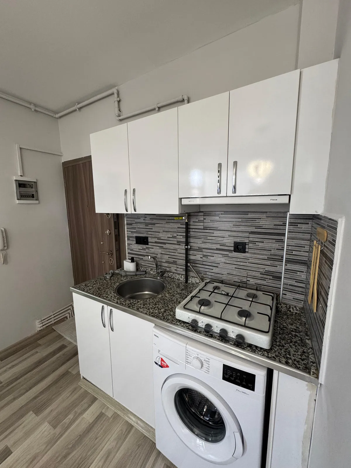 KIBRISŞEHİTLER'DE 1+1 LÜKS APART küçük 8