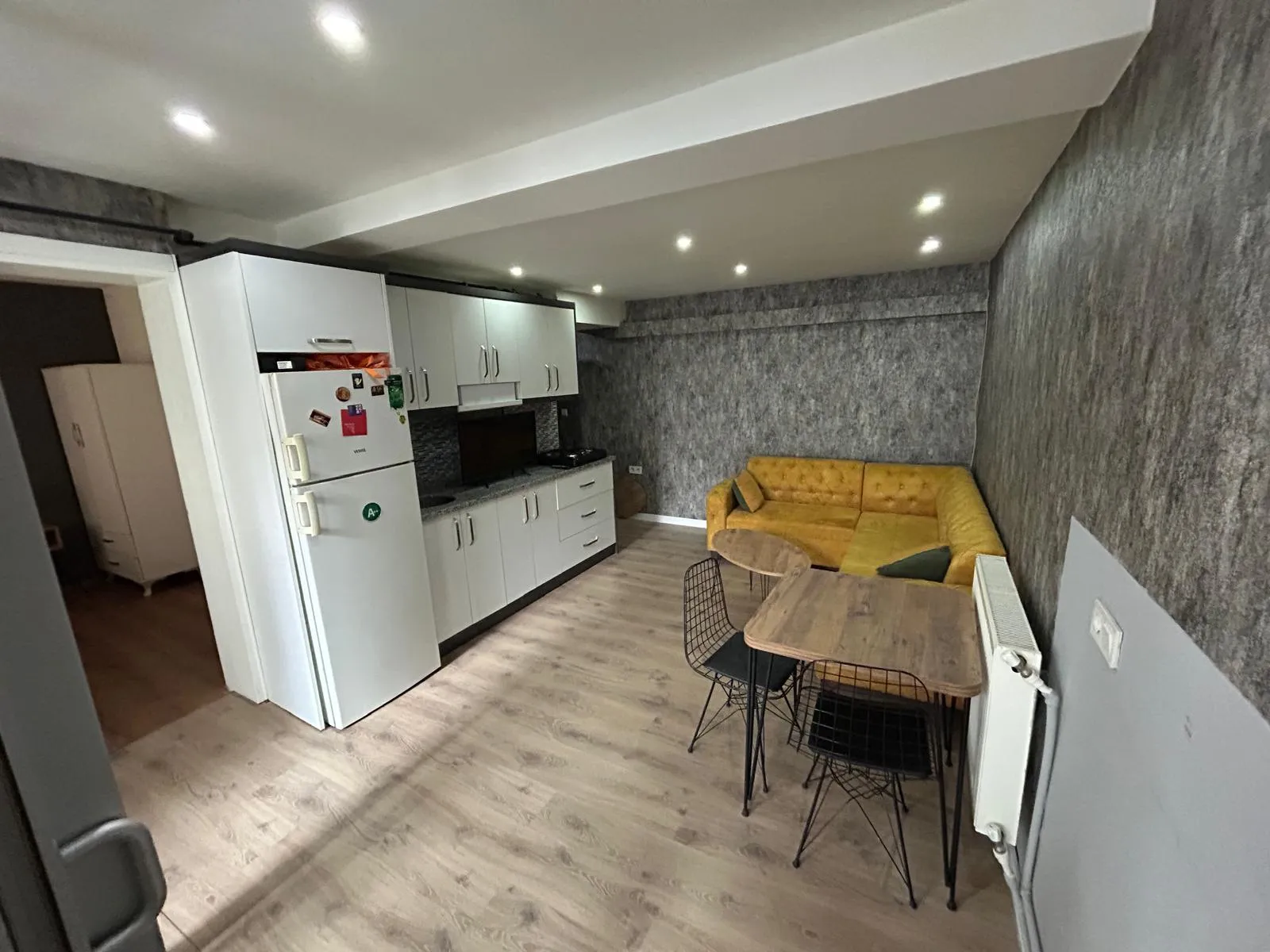DEĞİRMENÖNÜ'NDE 1+1 APART küçük 3