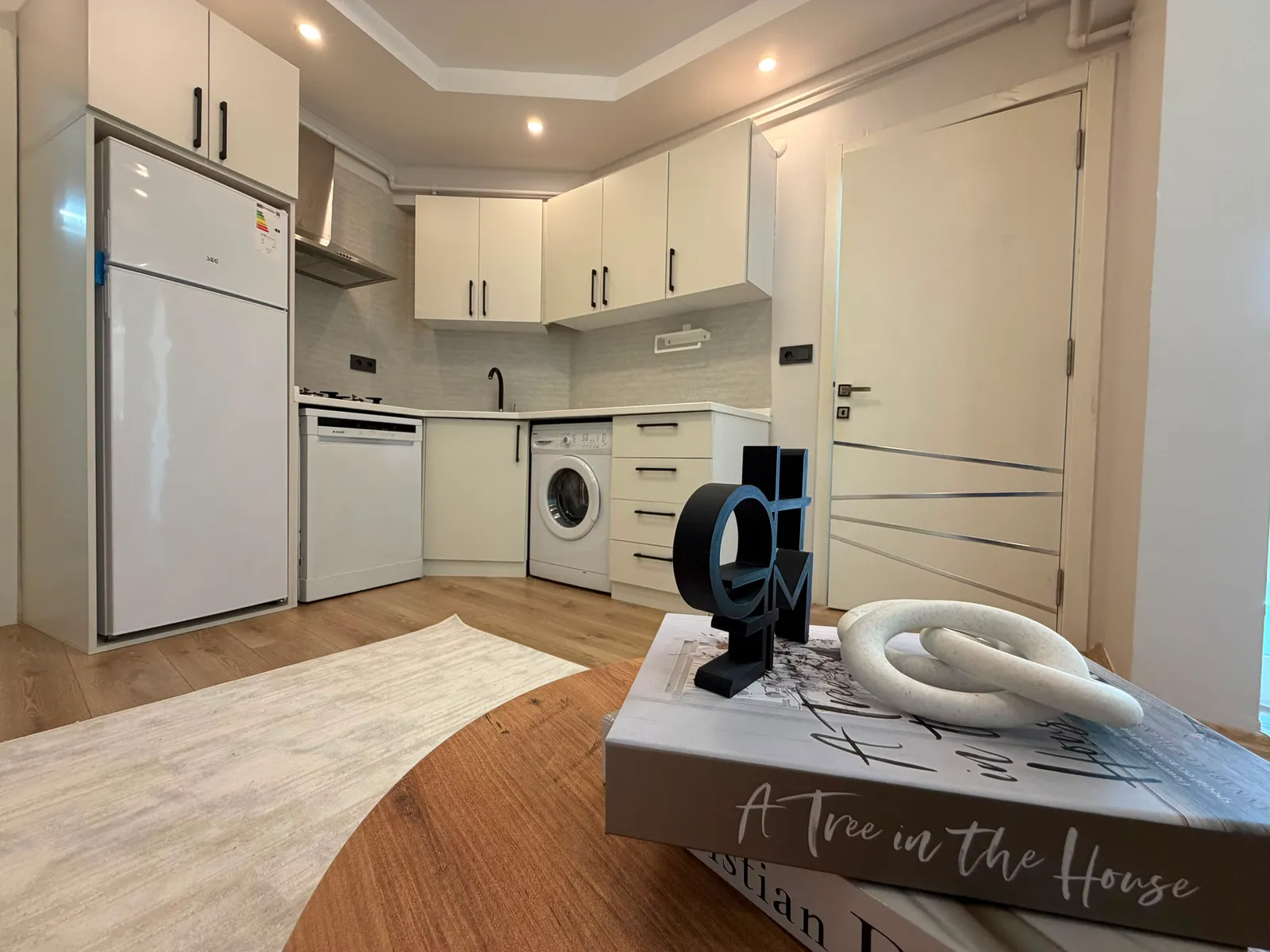 FESLEĞEN MAHALLESİ'NDE SATILIK 1+1 APART küçük 8