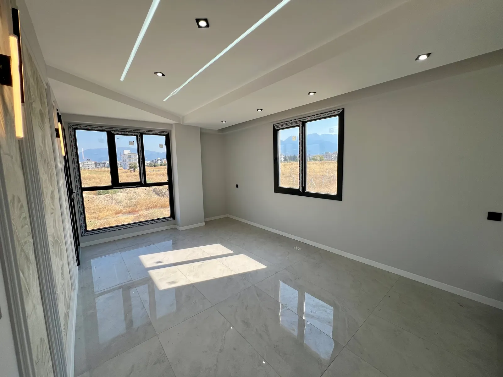 📍 KARAHASANLI’DA PRESTİJLİ LOKASYONDA: PORSELEN TEZGAHLI, DUVAR KAĞITLI SIFIR DAİRE! küçük 4