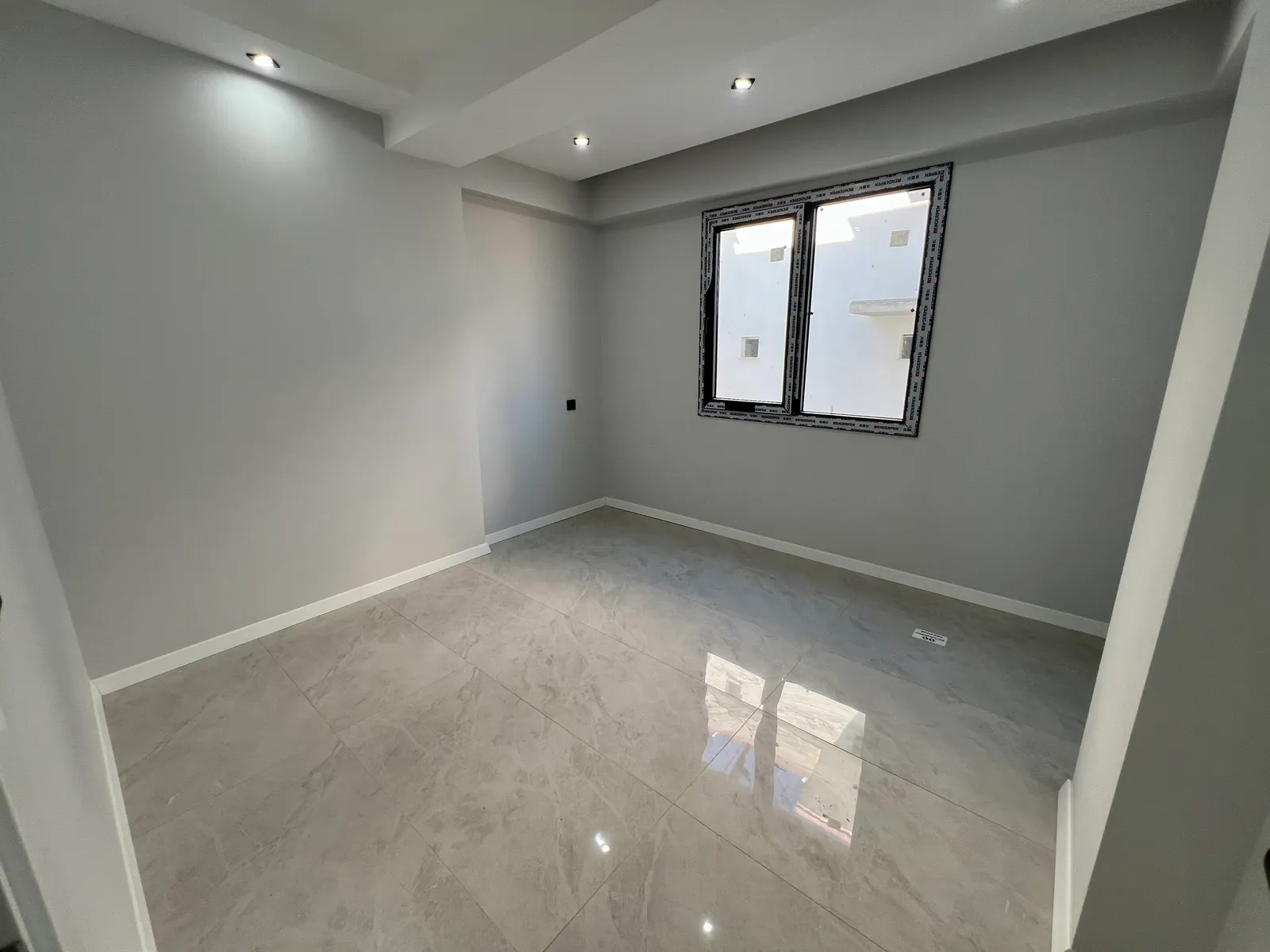 📍 KARAHASANLI’DA PRESTİJLİ LOKASYONDA: PORSELEN TEZGAHLI, DUVAR KAĞITLI SIFIR DAİRE! küçük 15