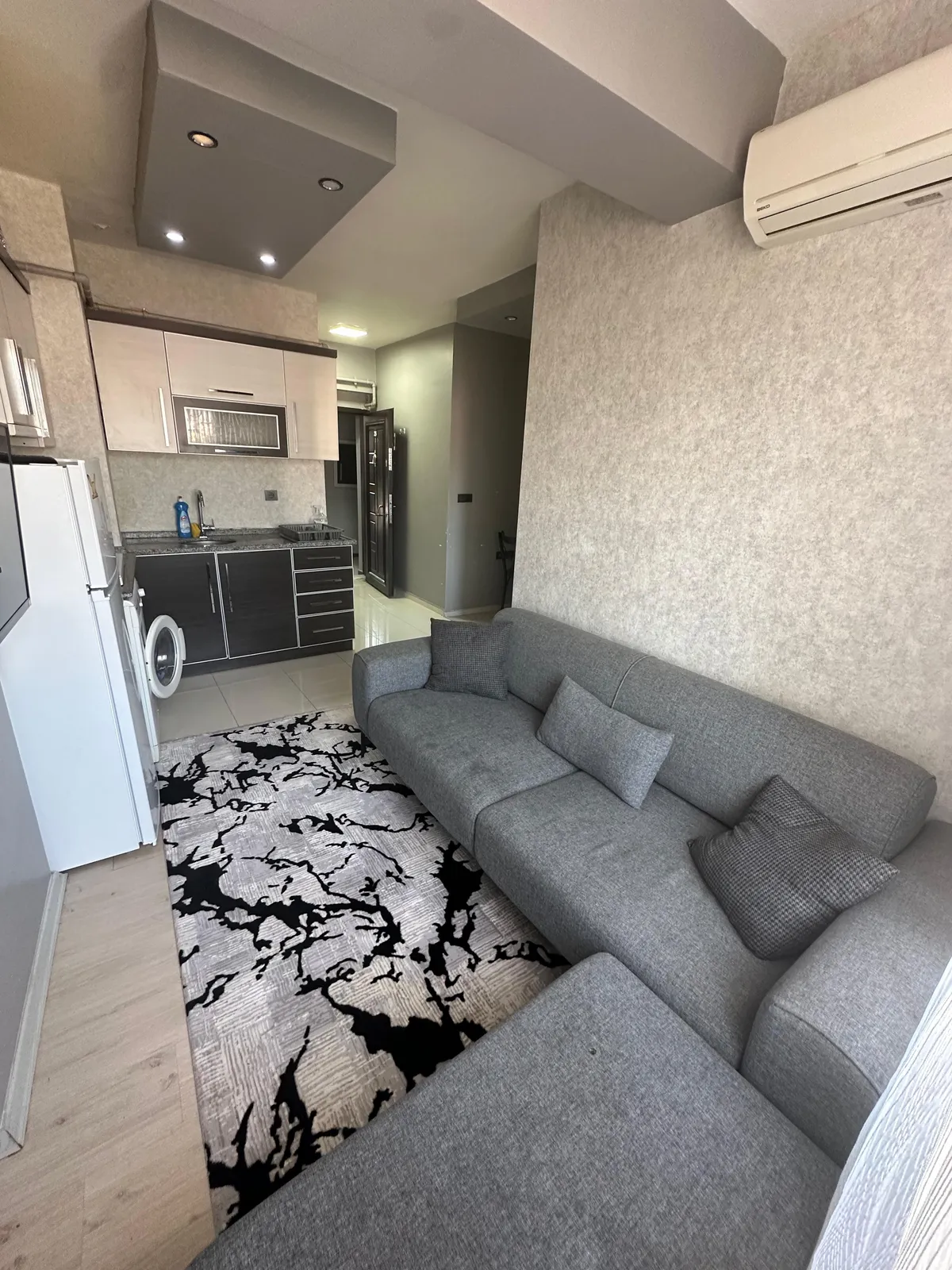 FESLEĞEN MAHALLESİ'NDE 1+1 APART