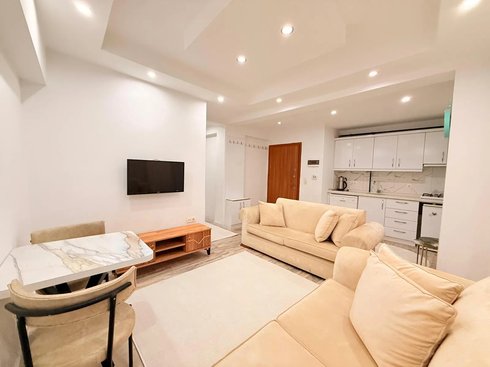 İSTİKLAL MAHALLESİ'NDE 1+1 APART