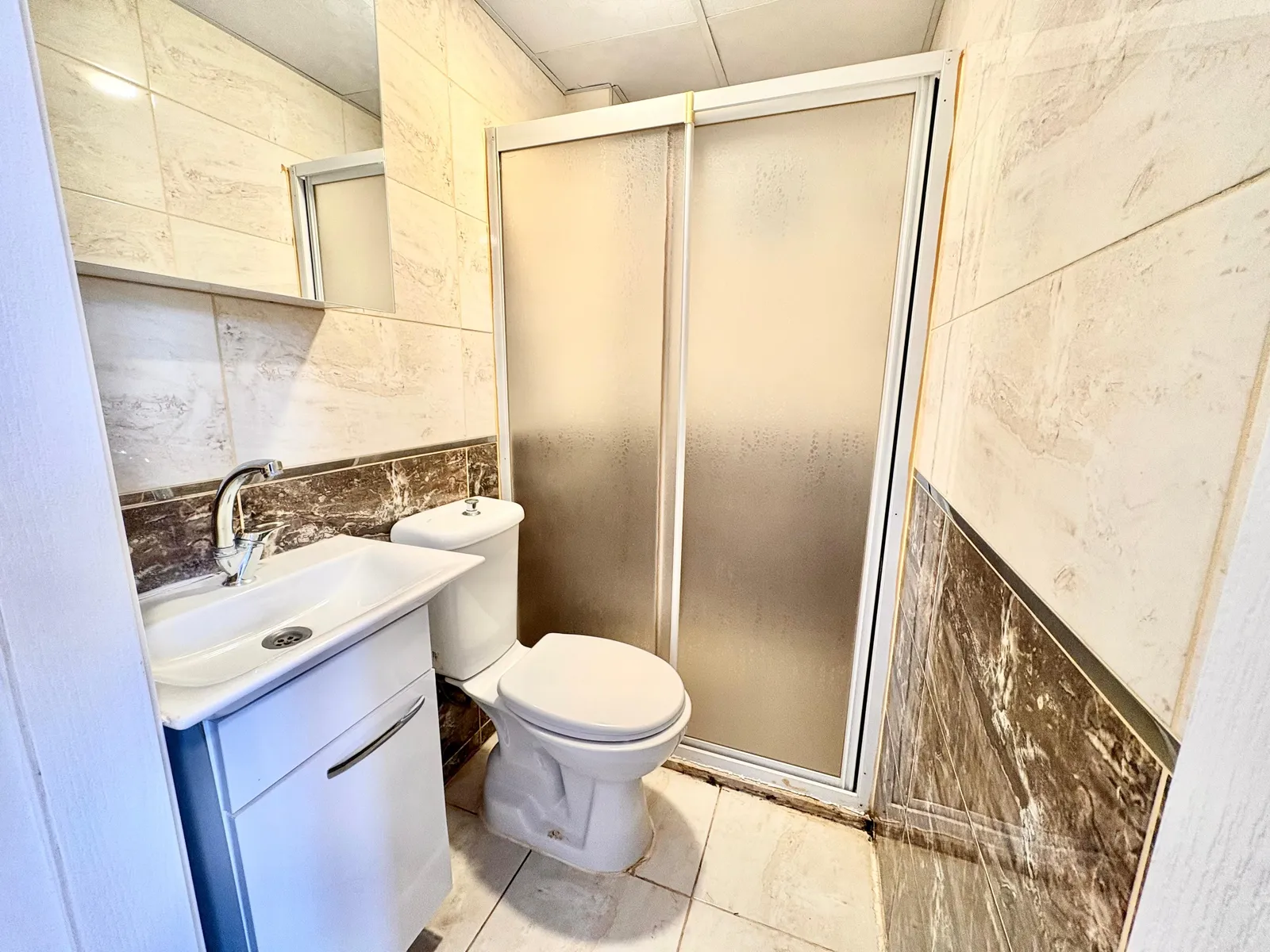ASMALIEVLER MAHALLESİ'NDE 1+1 APART küçük 9