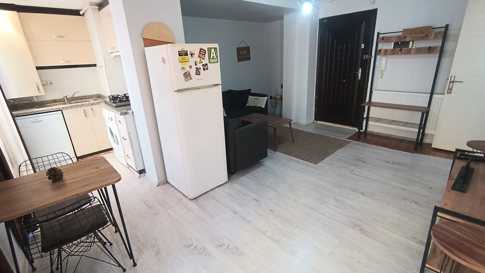 KINIKLI'DA 1+1 OKUL KARŞISI küçük 6