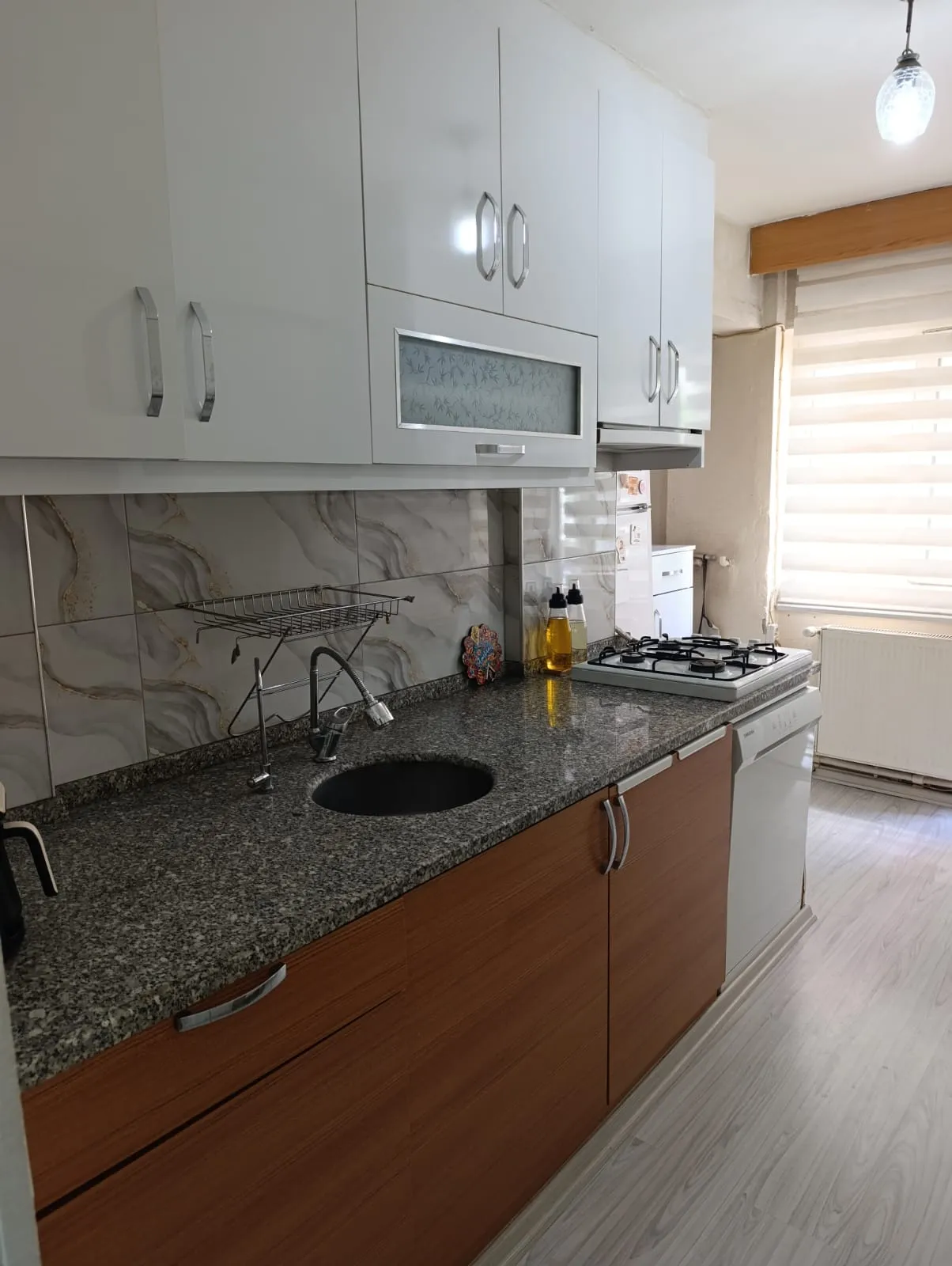 EMEK CADDESİNDE SATILIK 2+1  küçük 3