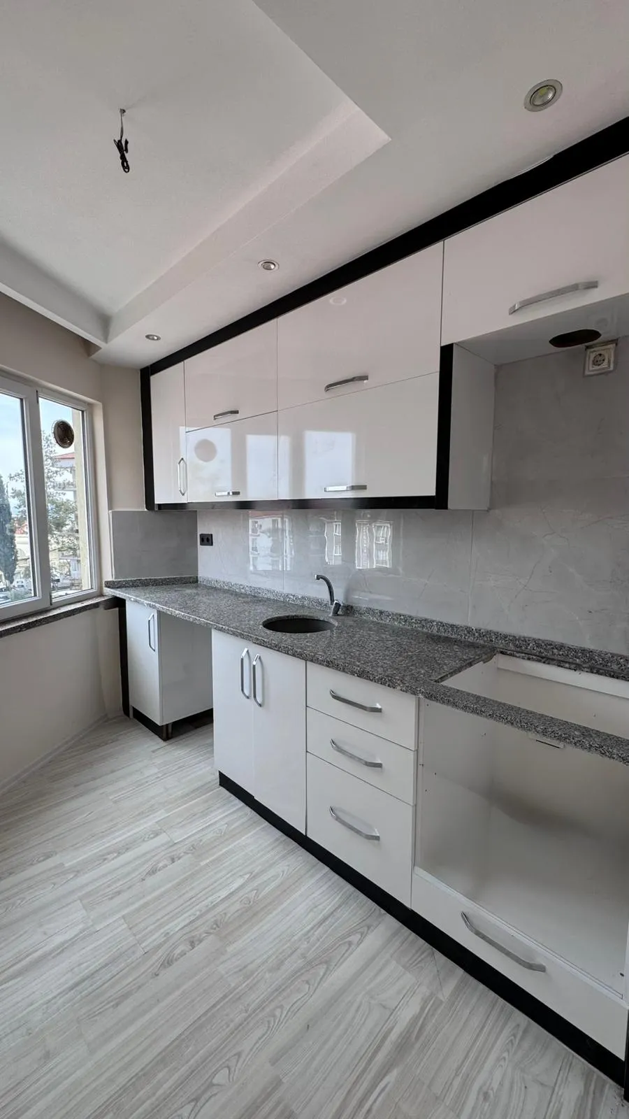 KINIKLI SİTELER'DE SATILIK 2+1 küçük 6